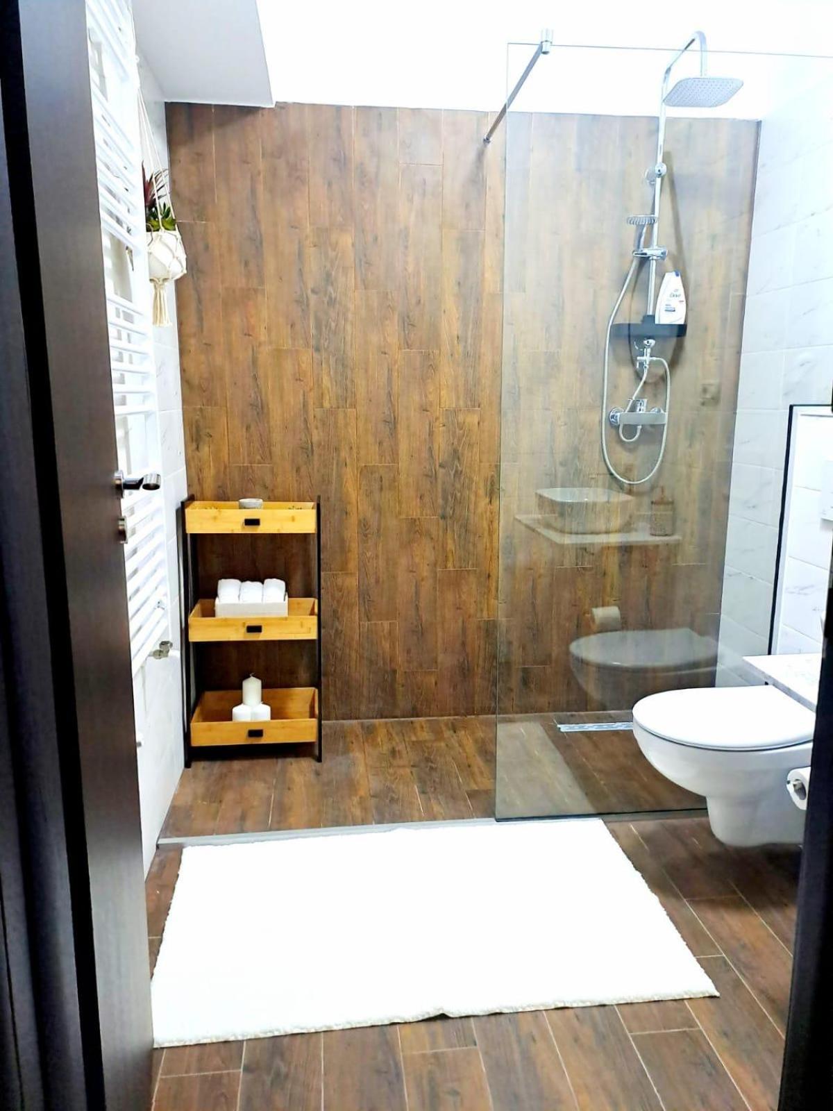Mountain Breeze Luxury Apartment Ac & Parcare Privata Braşov Exterior foto